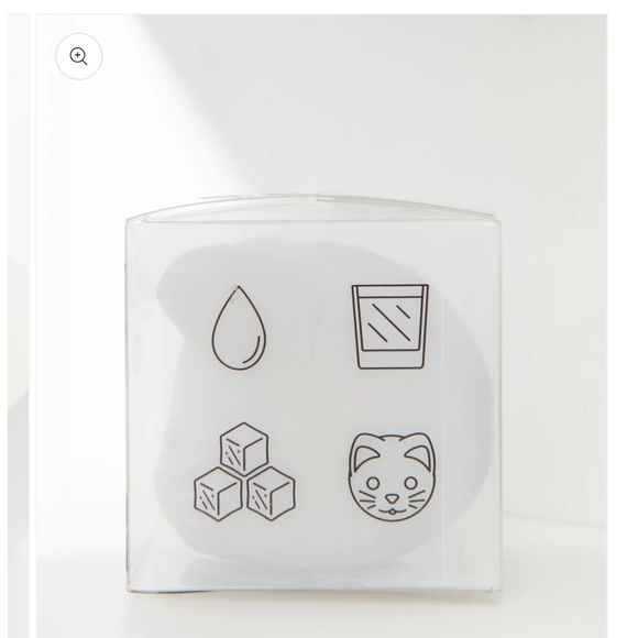 Cool cat ice mold. New in box. - Picture 3 of 4